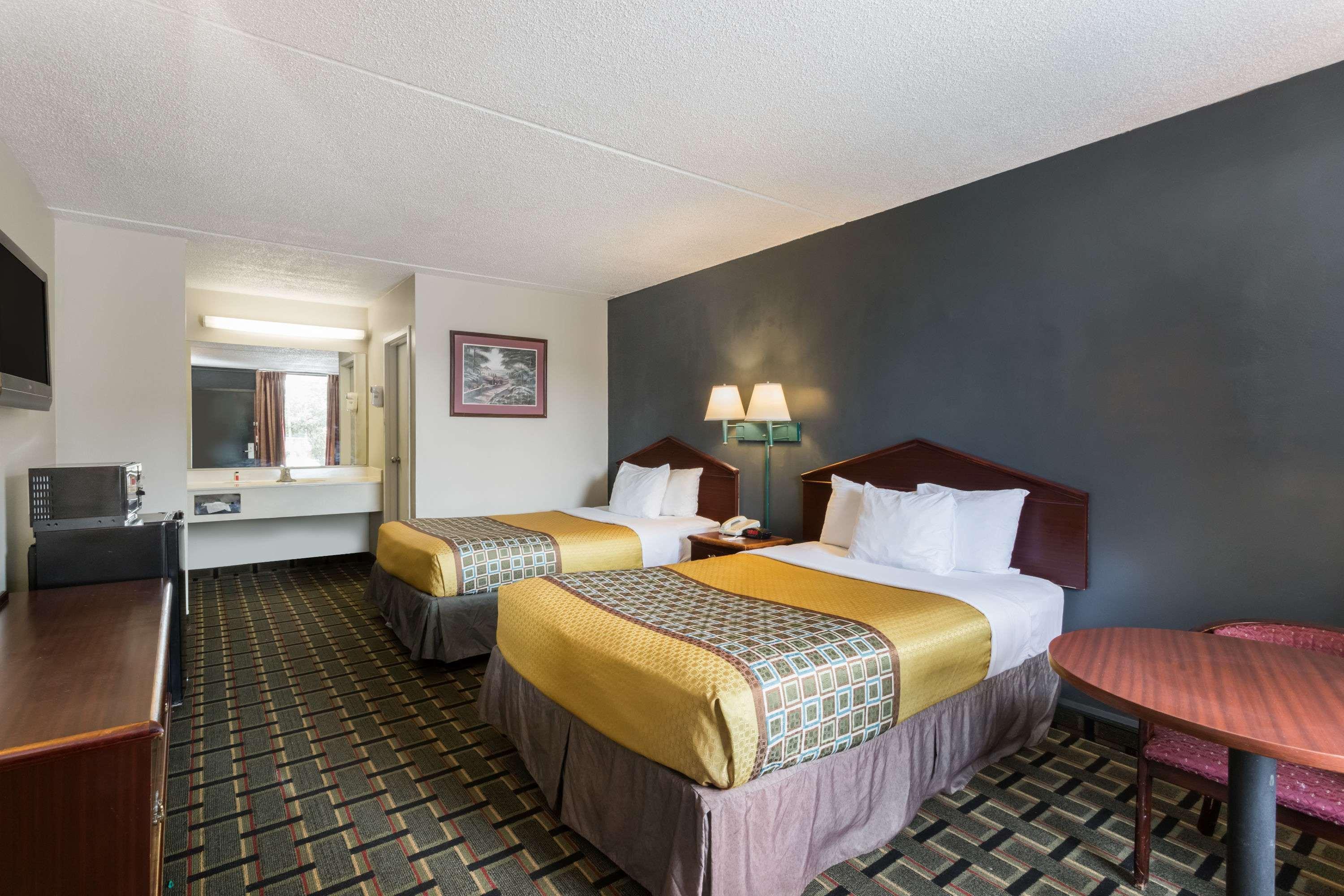 Travelodge By Wyndham Savannah Area/Richmond Hill Exterior foto