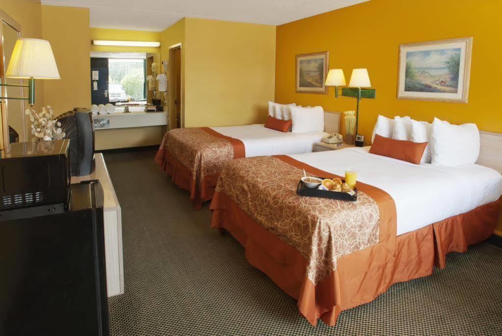 Travelodge By Wyndham Savannah Area/Richmond Hill Quarto foto